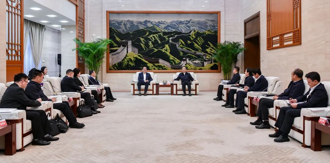 4，26會(huì )見(jiàn) df8a9bca2a5d96592a22791dc1068a2.jpg