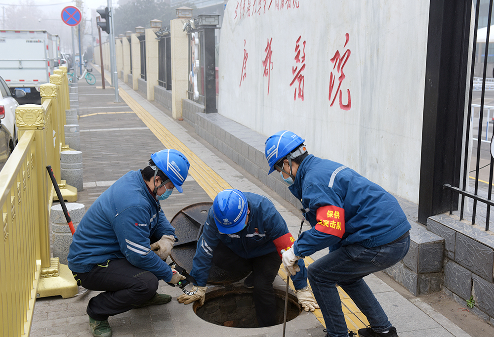 在唐都醫院前巡檢.jpg